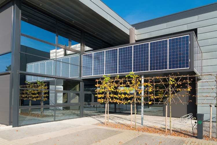 Office solar panels 750x500