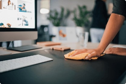 cleaning-office-desk